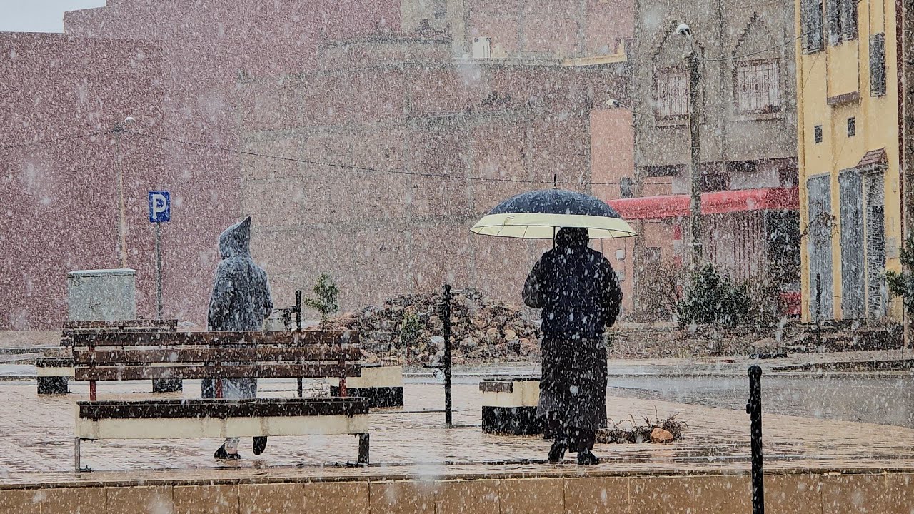 شاهد روعة وجمالية التساقطات 🌨🌨 الثلجية بمدينة تنغير 