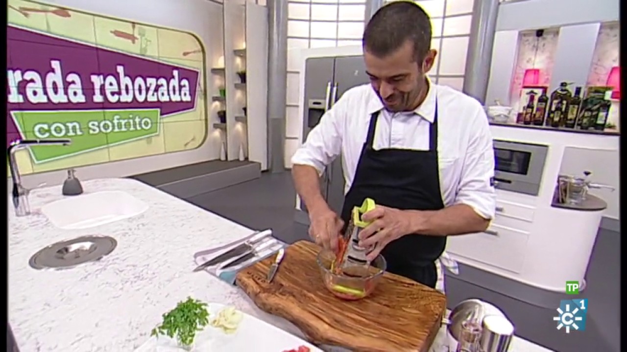 Cómetelo | Dorada rebozada con sofrito