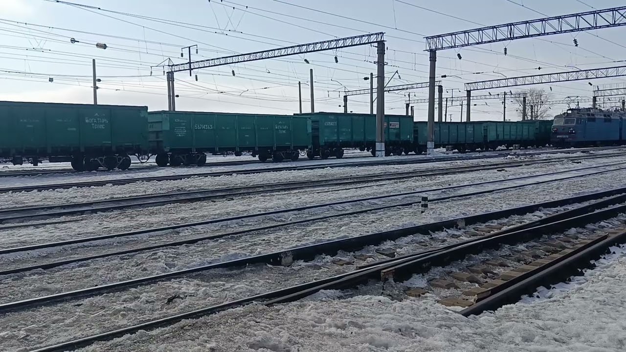 KZ8A-0078(тчэ-11 Астана) с Чётным Грузовым Поездом 