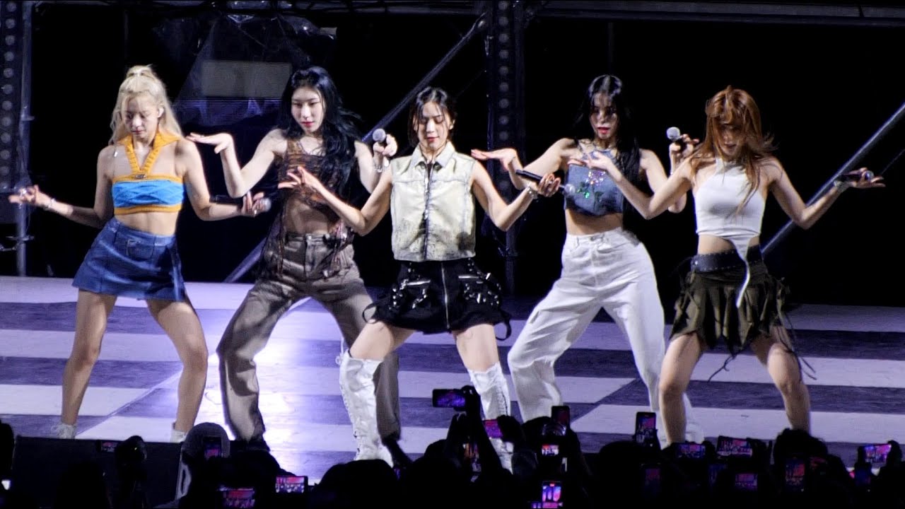 230511 있지 (ITZY) 'WANNABE' 4K Cam (서울대학교축제)