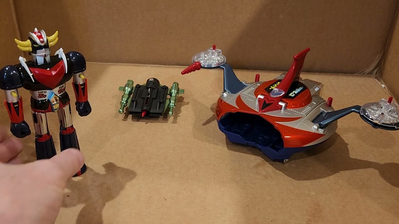 Bandai Chogokin Deluxe Grendizer & UFO Spazer