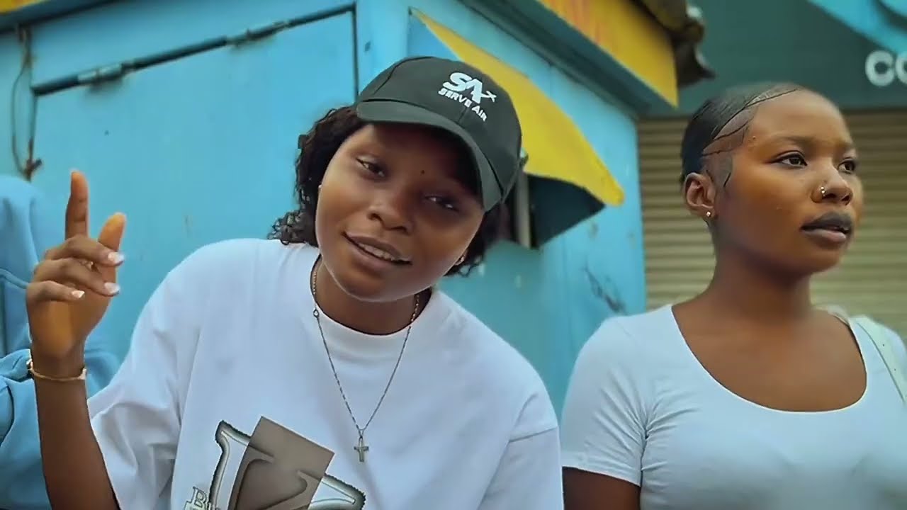 ESTHER AUTHENTIQUE – Sal’Ozonga (Clip Officiel)