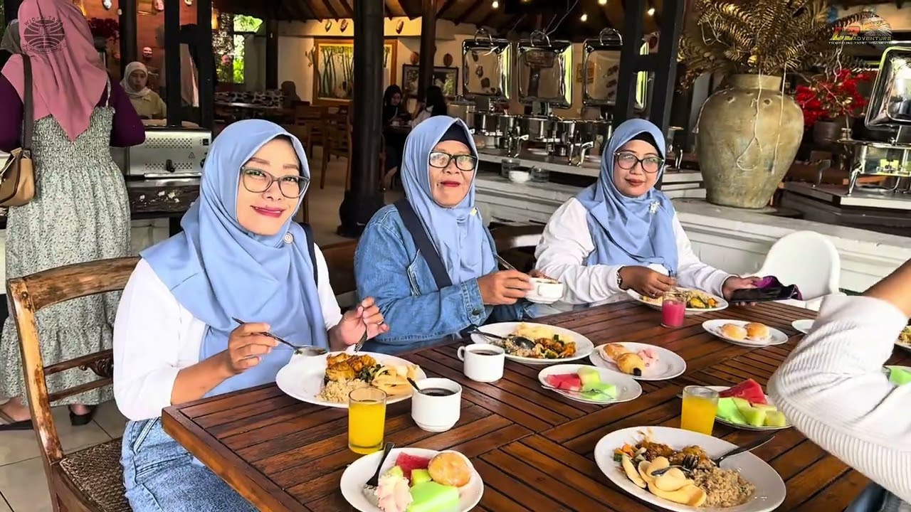 Bukan Sekadar Rapat! Intip Serunya Guru SLB Widya Tama Jalan-jalan ke Jogja