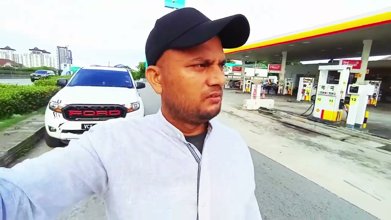 #dailyvlog #vlogmalaysia Catching a glimpse of the roadside in Malaysia  #rajukgvlogs