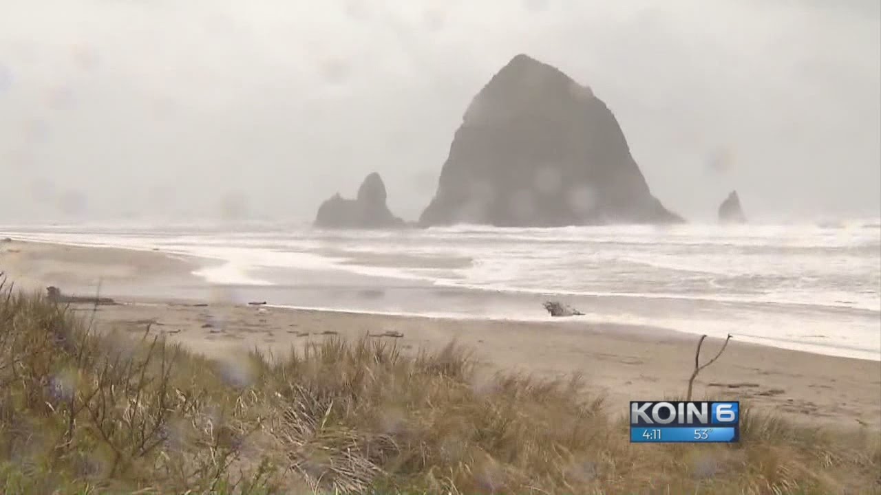 Oregon Coast hit by extreme wind