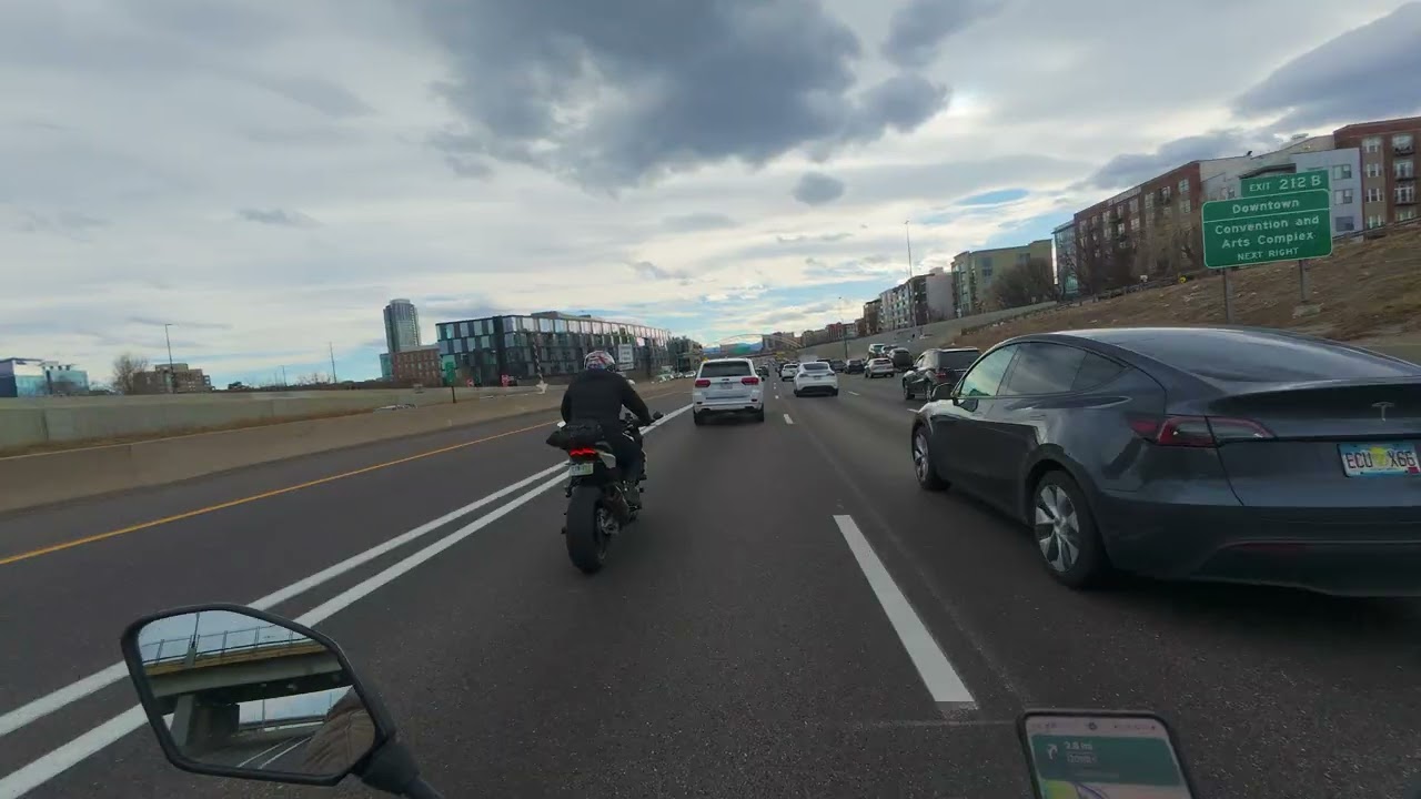 City Riding on the Aprilia Tuono V4 and Yamaha MT07