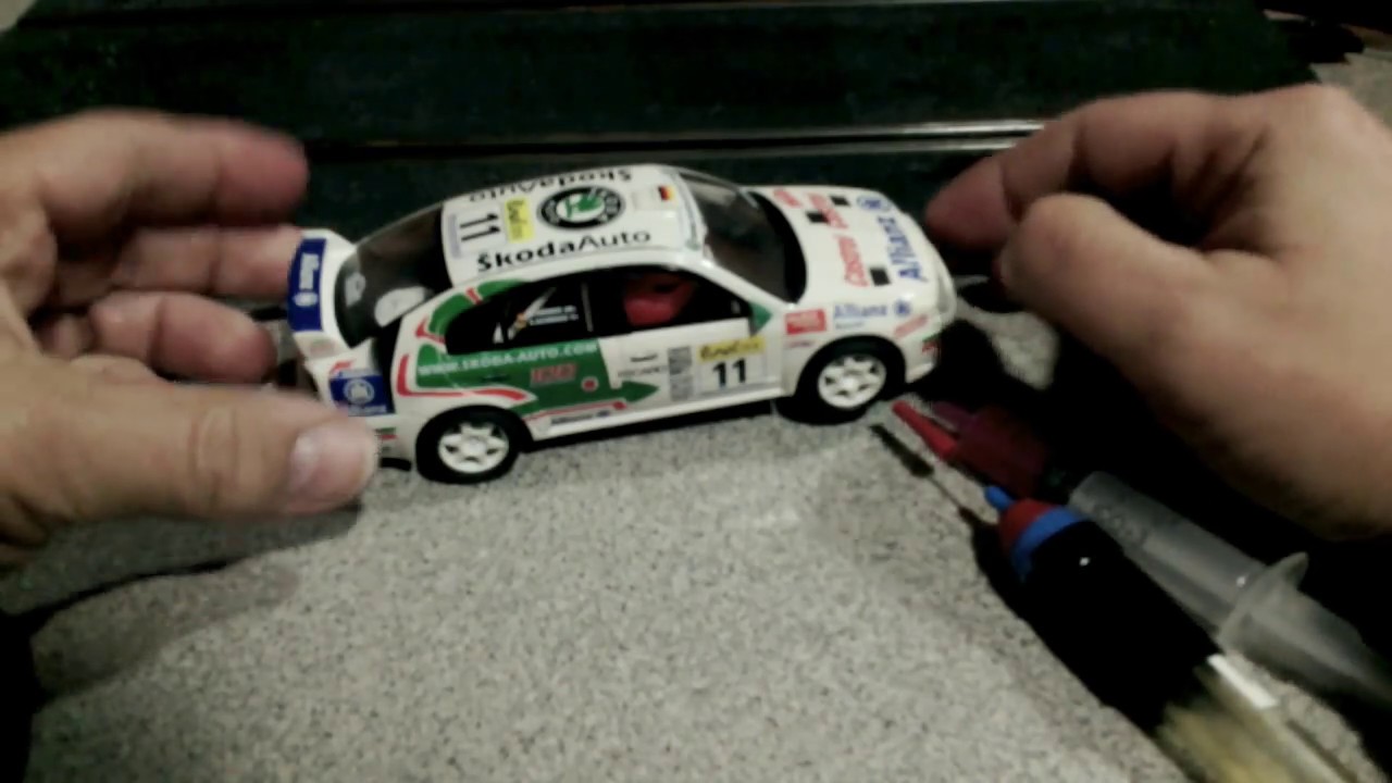 engrase y lubricación de un coche de slot Scalextric