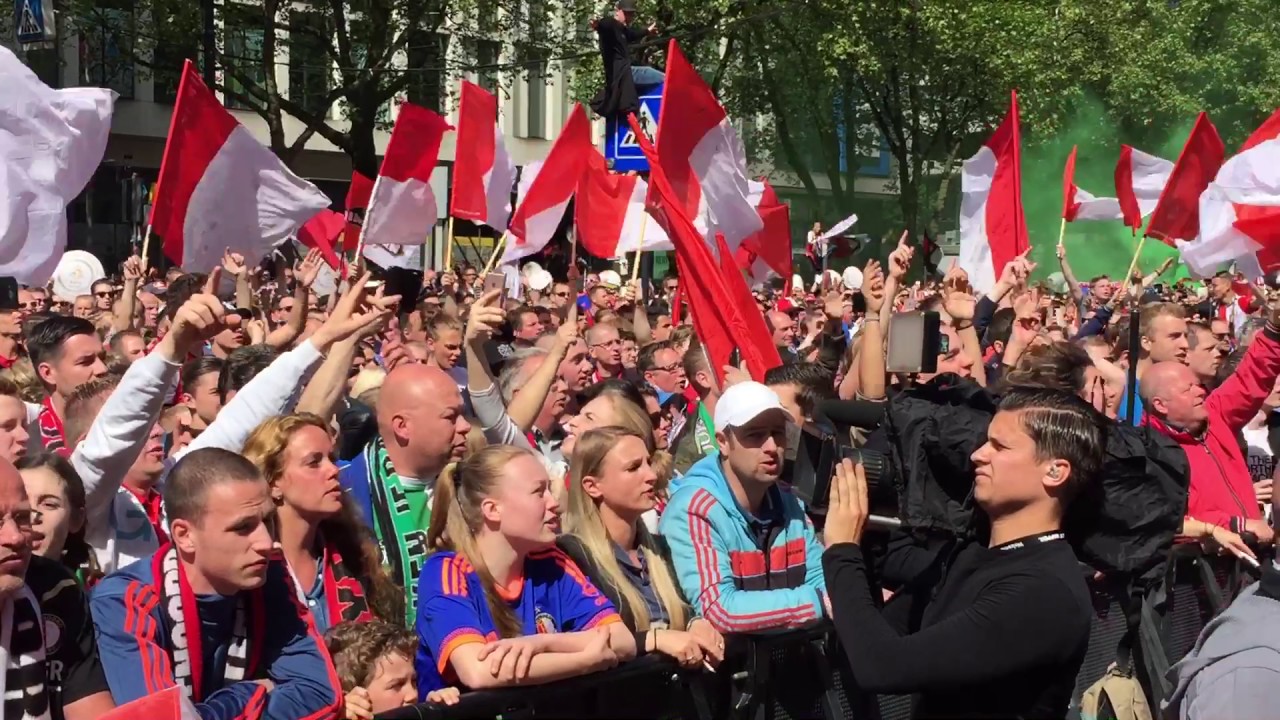 Hermes House Band tijdens Huldiging