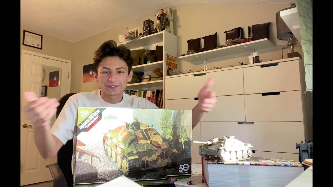 Model Tank Review Tuesdays #4 (1:35 Scale Academy Jagdpanzer 38(t) 