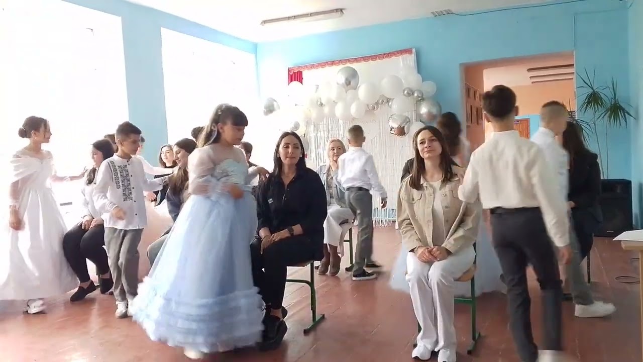 Dansul cu părinții (clasa a 4-a, CIE Dimca, diriginte Mihailiuc A.V.)