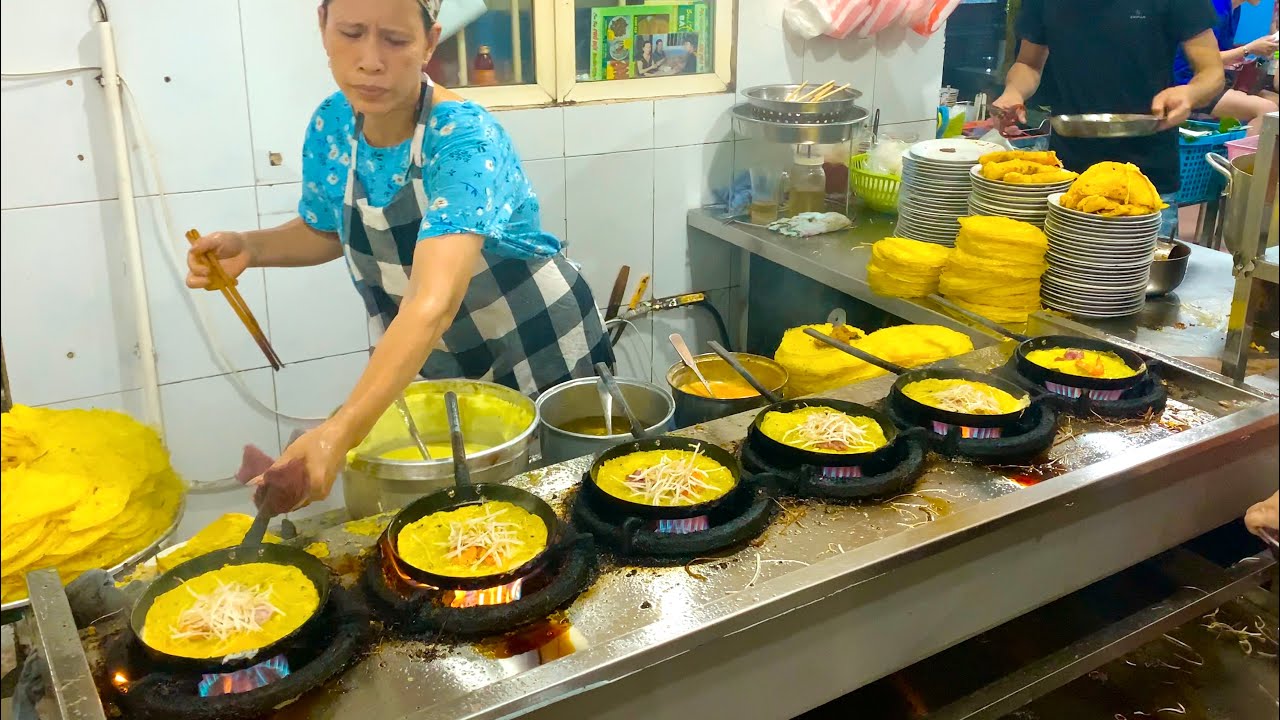 Banh Xeo Ba Duong | Famous Pancake Restaurant in Da Nang | Vietnamese Street Food