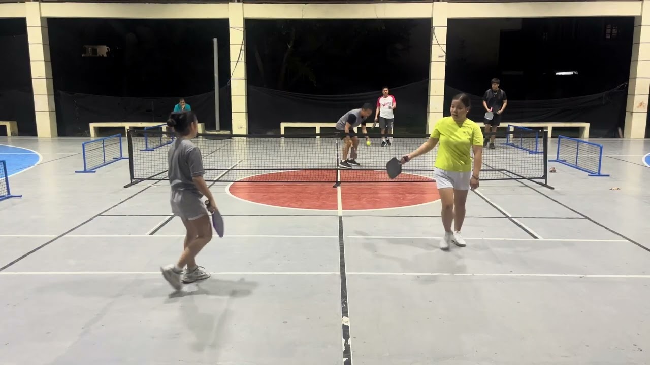 Raymond/Rommer vs Fiona/Gina