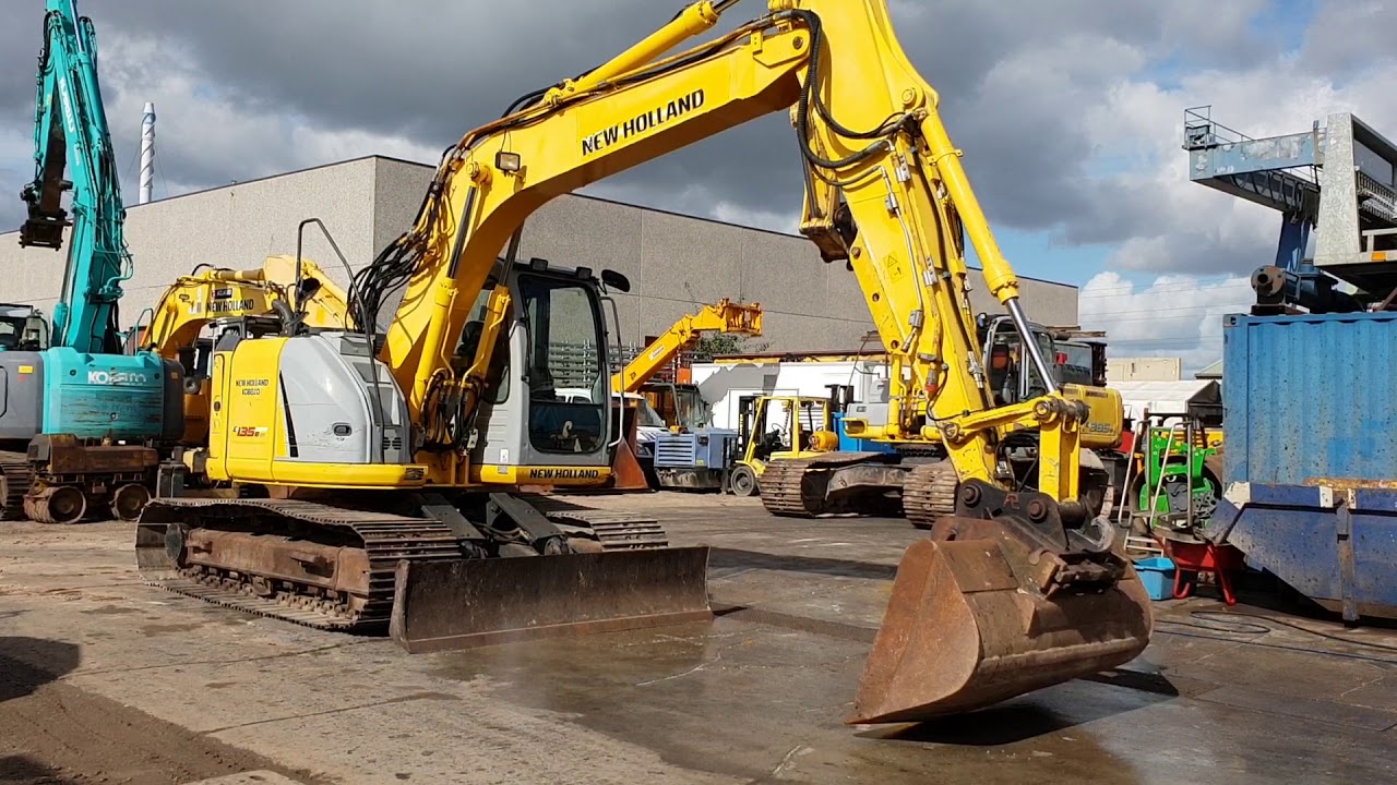 NEW HOLLAND/ KOBELCO  E135 SR.  YEAR 2008
