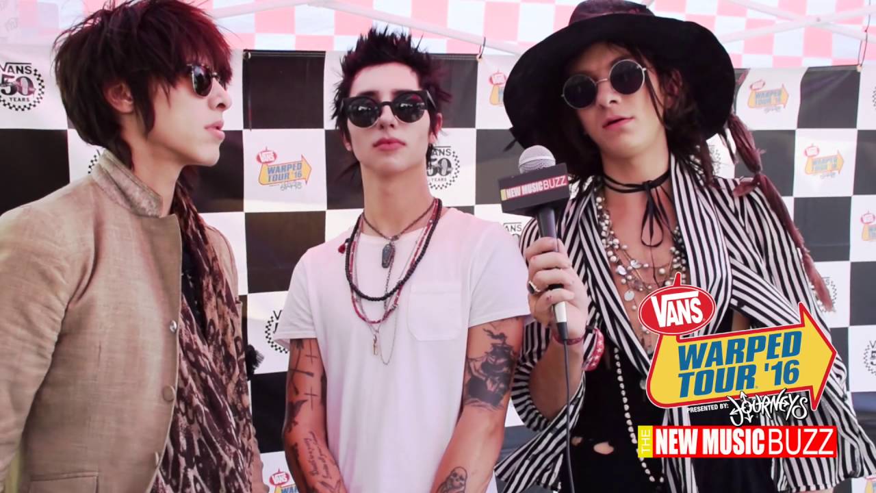 Palaye Royale @ Vans | BUZZ ARTIST SPOTLIGHT:  The guys talk about Life on the Road