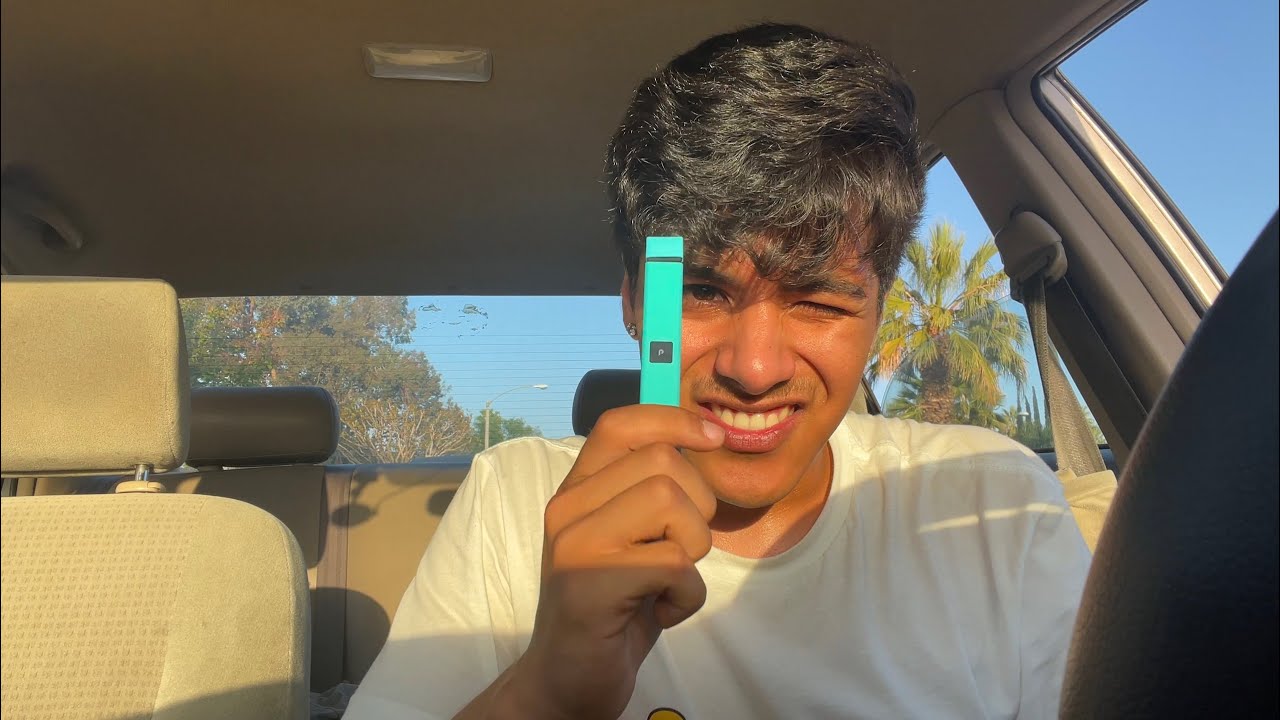 SMOKING THE RARE EXCLUSIVE PLUGplay BATTERY WITH THEIR BEST INDICA POD&hellip; 😱🔥