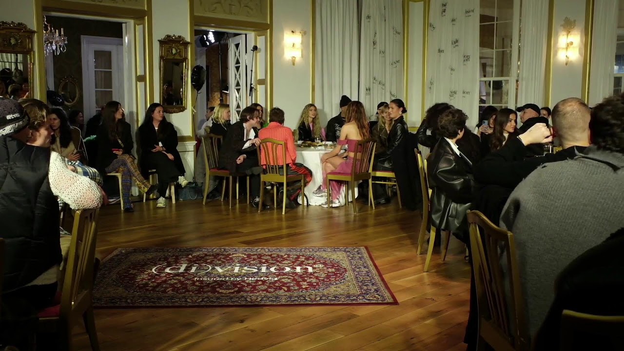 (di)vision AW23 runway