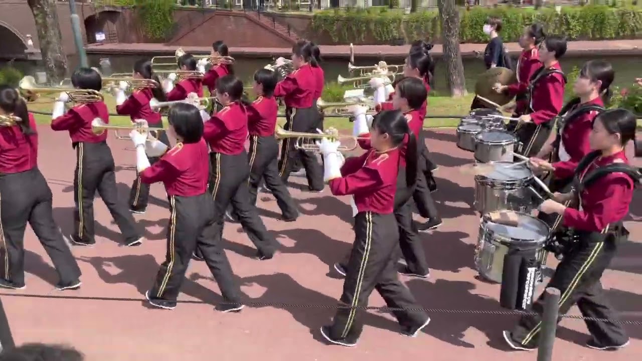 活水中学校•高等学校吹奏楽部　ハウステンボス　マーチングフェスタ2022   パレード2022.5.5  14:30〜
