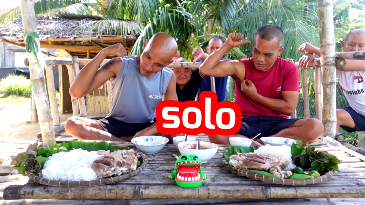 Hải Nổ Thách Toàn Đen Trận Chiến Nia Bún Mỡ Thịt Heo Siêu Gây Cấn | Son Duoc Vlog 243