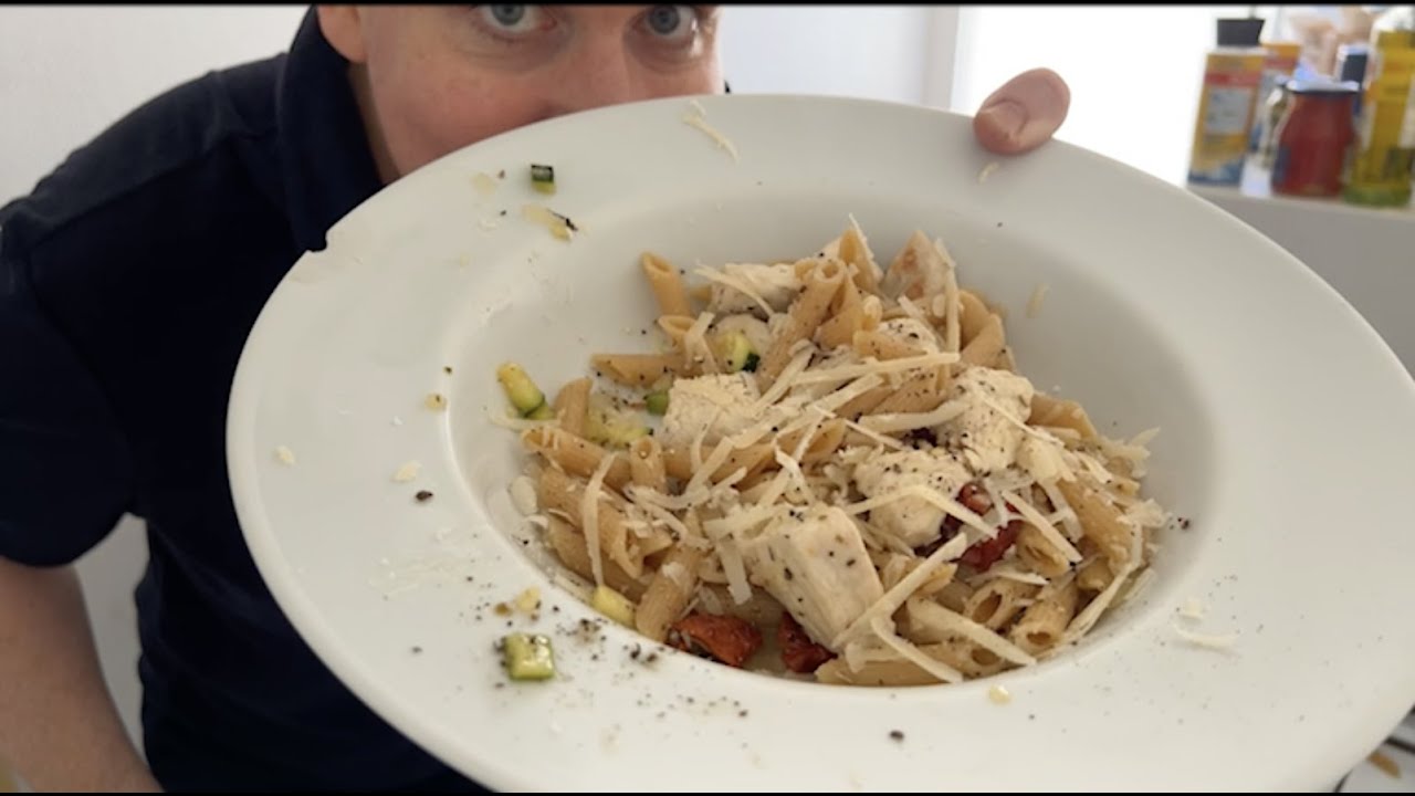Don Appetito! Folge 4 | Pasta mit Putenbrust, Zucchini, getrockneten Tomaten & Salbei