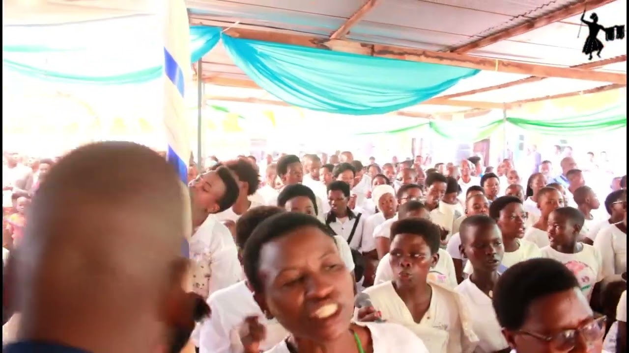 Egoo mukama ndaje twifadikanije nababikira batunwa bicungurw  baparoisse yoba