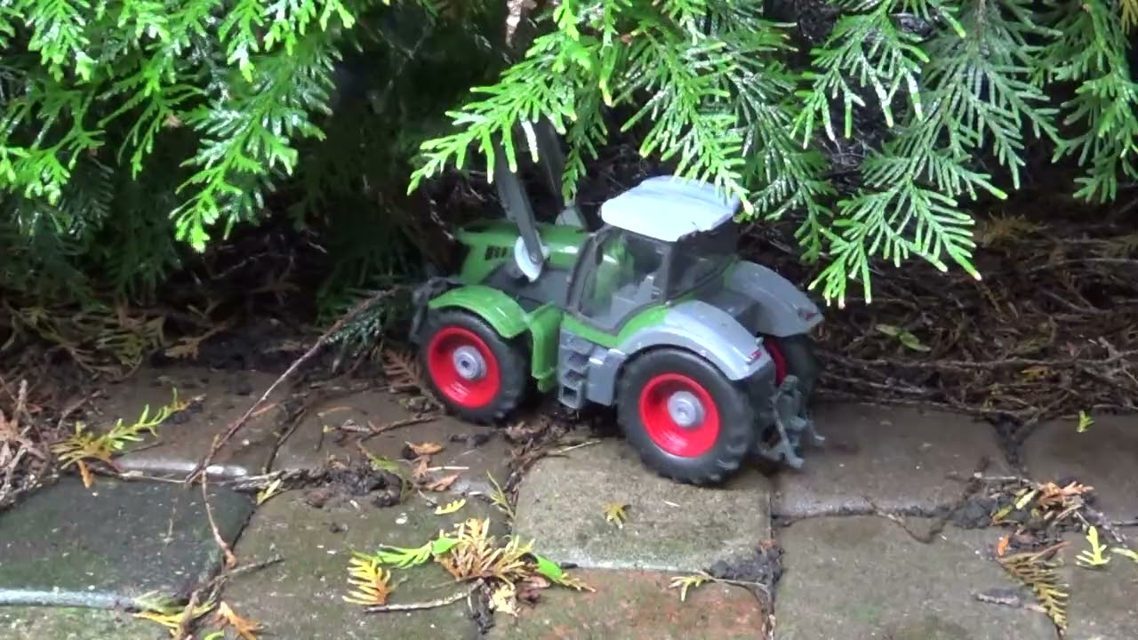 ASMR 5/13 DODO-FARM collects scrap metal in the garden,