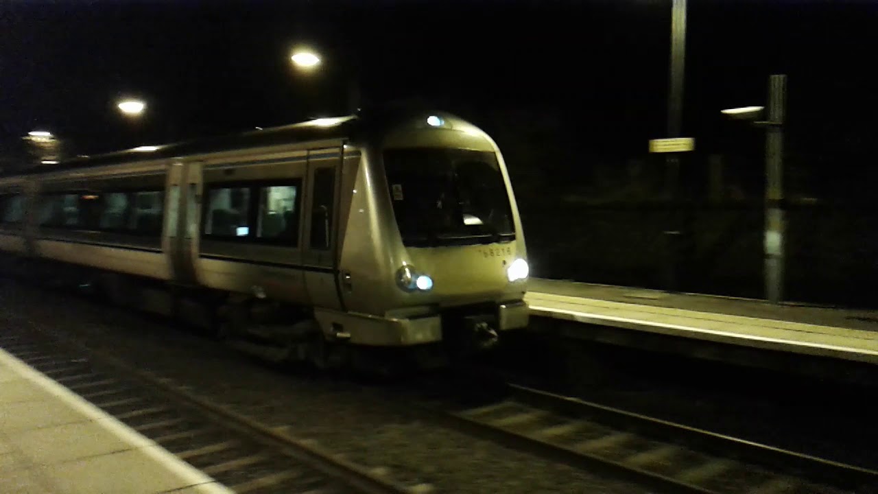 Поезда на станции: Haddenham & Thame Parkway, CML, 13.11.2017