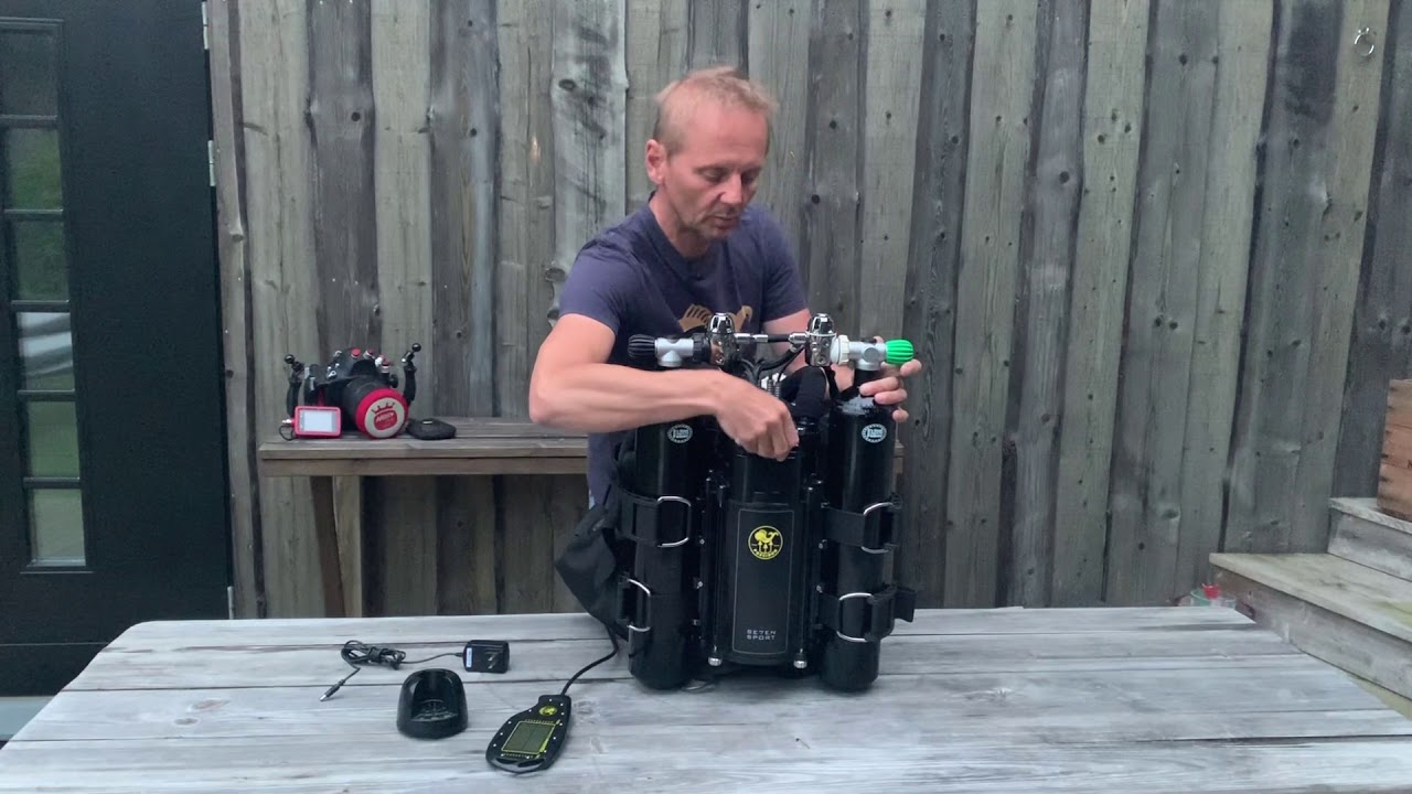 Poseidon SE7EN - Battery & Charger