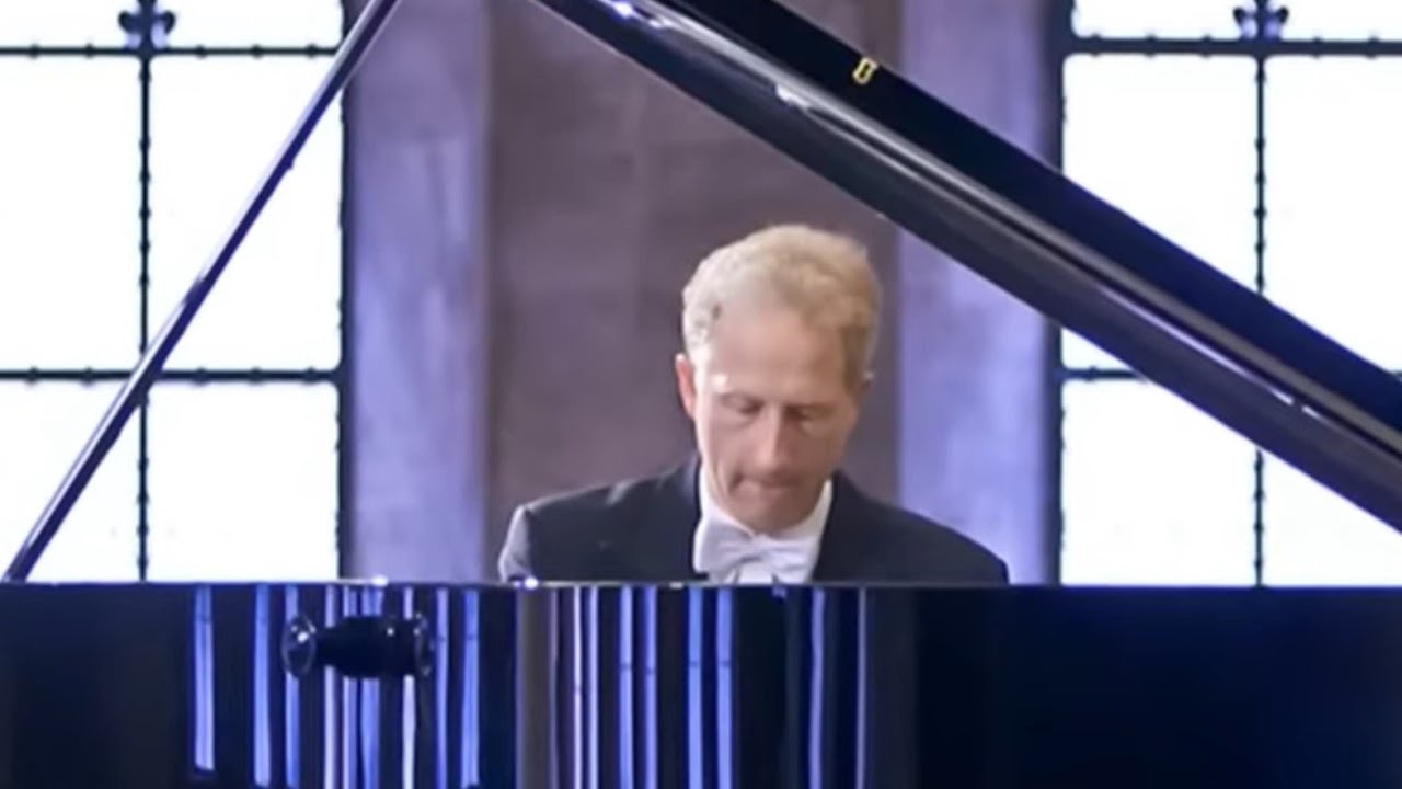 Mozart: Piano Sonata No. 12 F Major, KV 332 - (1) Allegro
