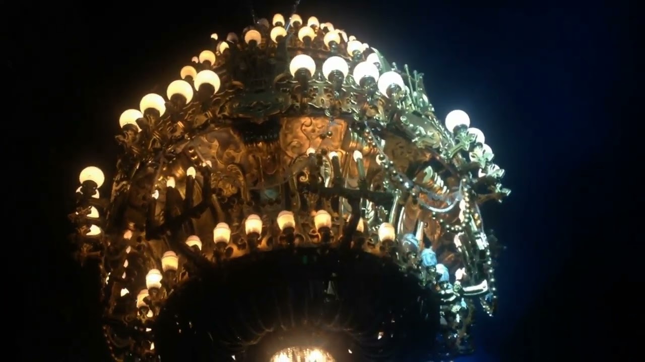 Polish Chandelier - Overture & Crash - video clips - Phantom of The Opera