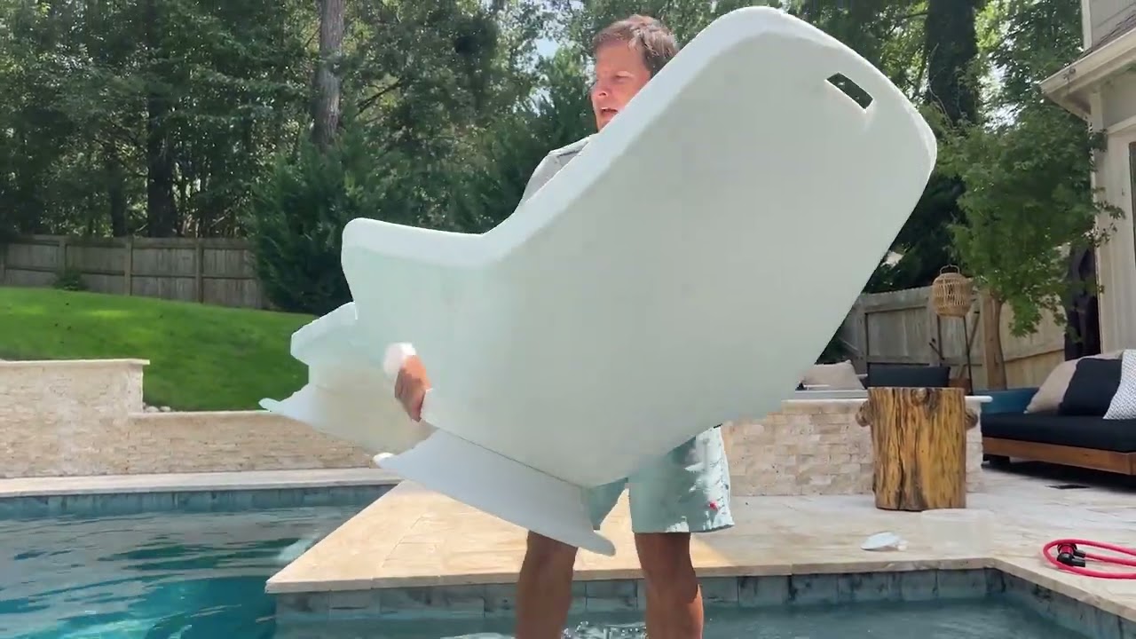 Filling Shayz In-Pool Lounger with Water. Shayz by Tenjam