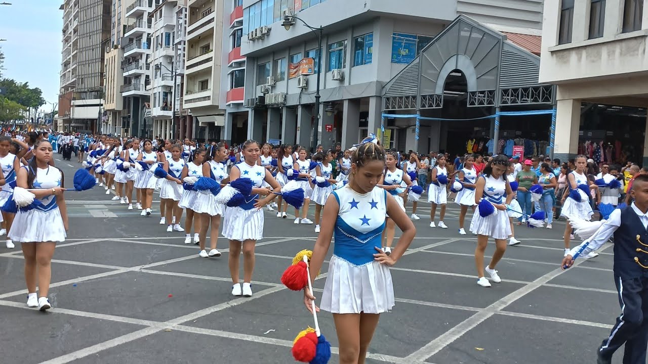 DESFILE 
