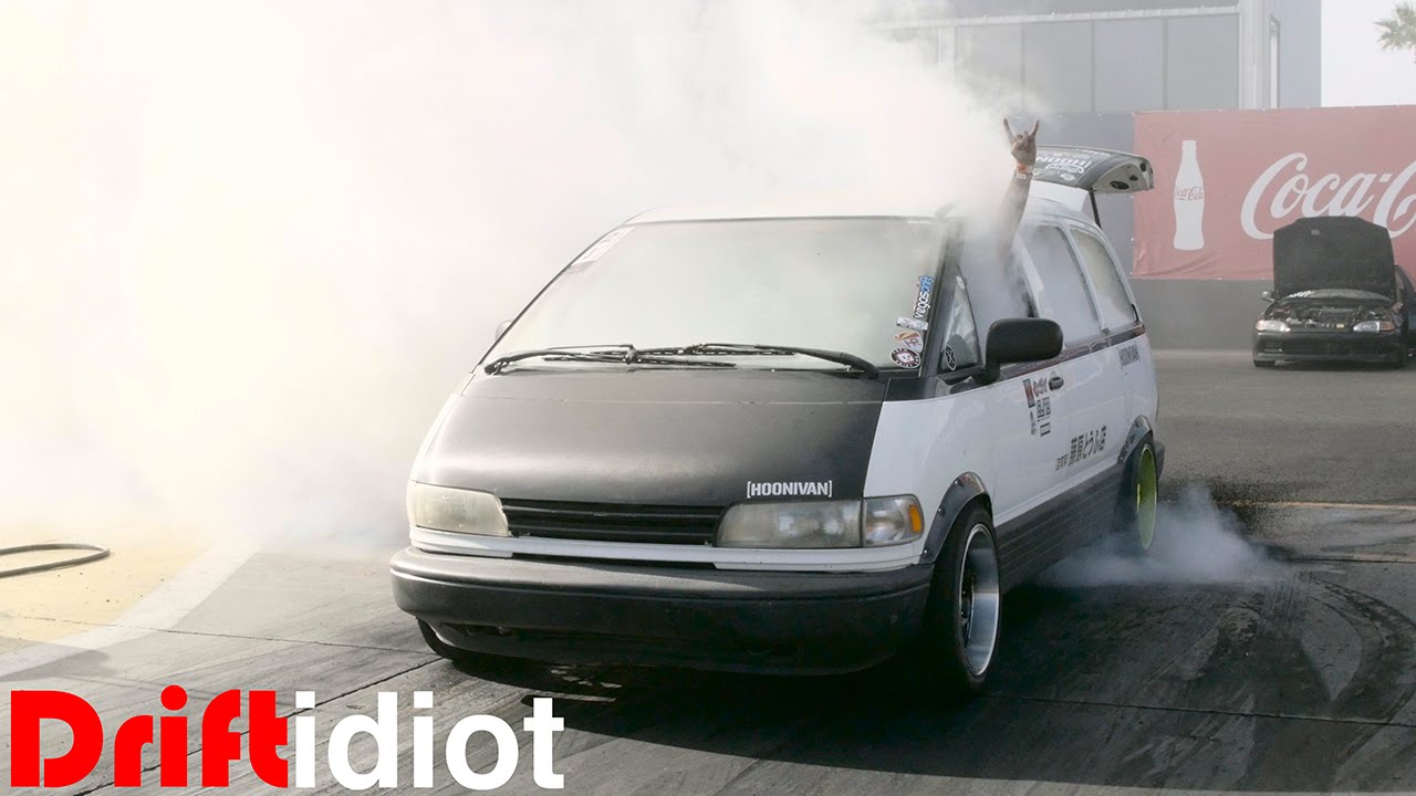 Toyota Previa (Tofu Drift Van) in a Burnout Competition [4K]