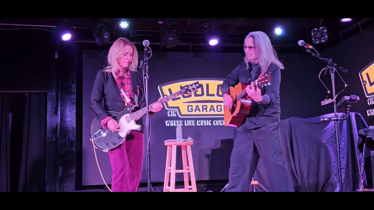 VICKI PETERSON & JOHN COWSILL  