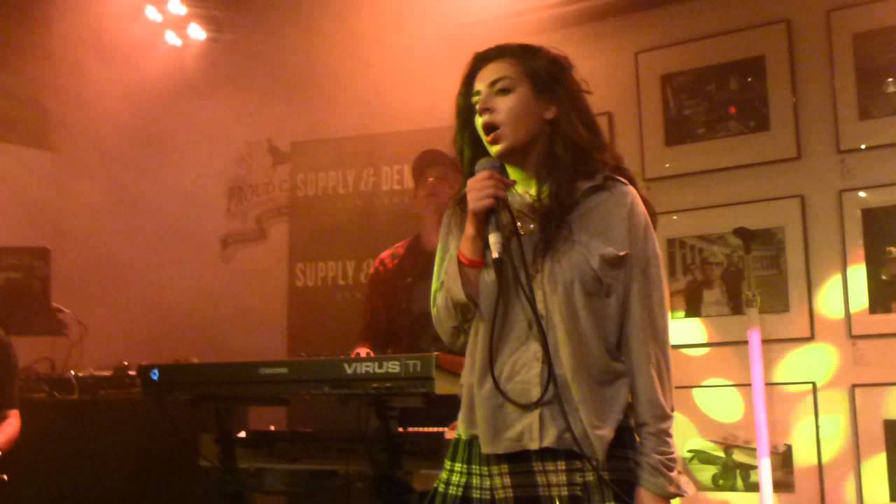 Charli XCX - Grins (HD) - Proud Camden - 09.08.13