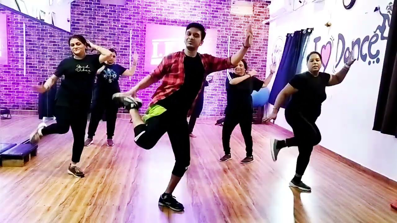 ghunghroo toot jawega#youtube #zumbafitness #dancevideo #tranding #fitness .. please like ,subscribe