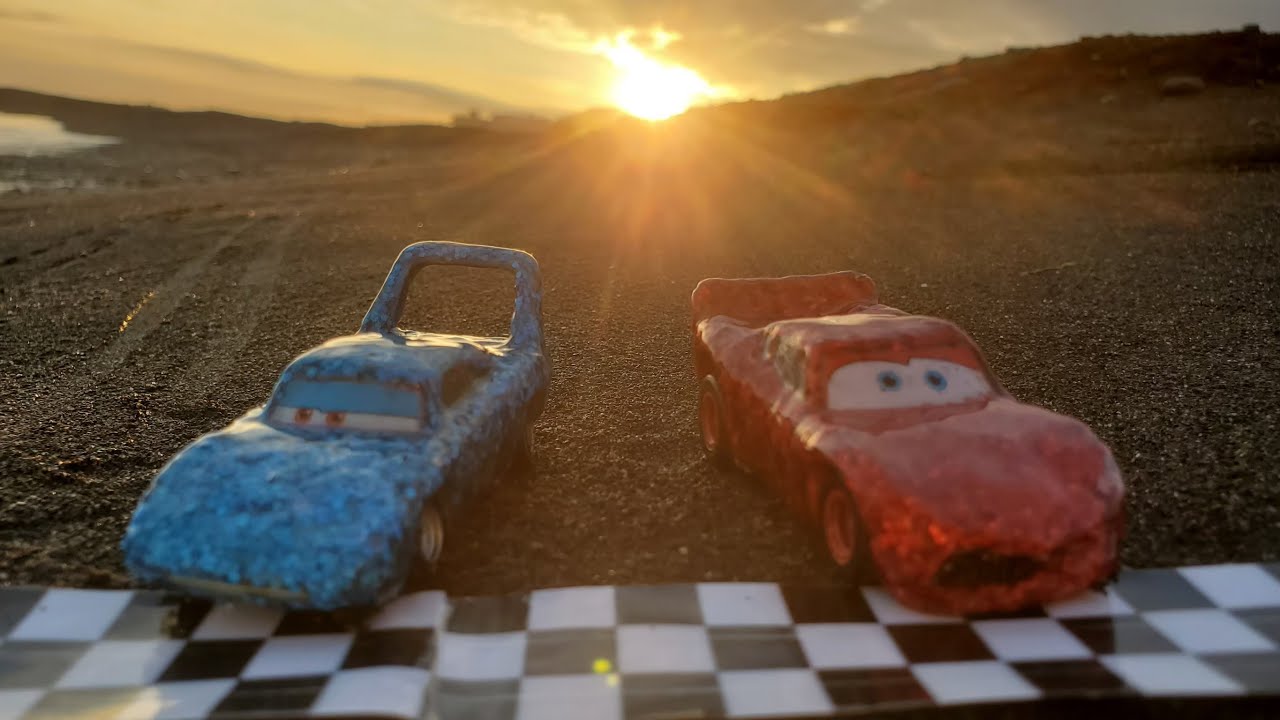 Toy Toon Studio  トイトゥーンスタジオ　トミカ　カーズ　cars おもちゃ TOY toy　マックイーン　VS  キング　公園　海　砂浜　レース　対決　コマ撮り　アニメ　完パケ.mp4
