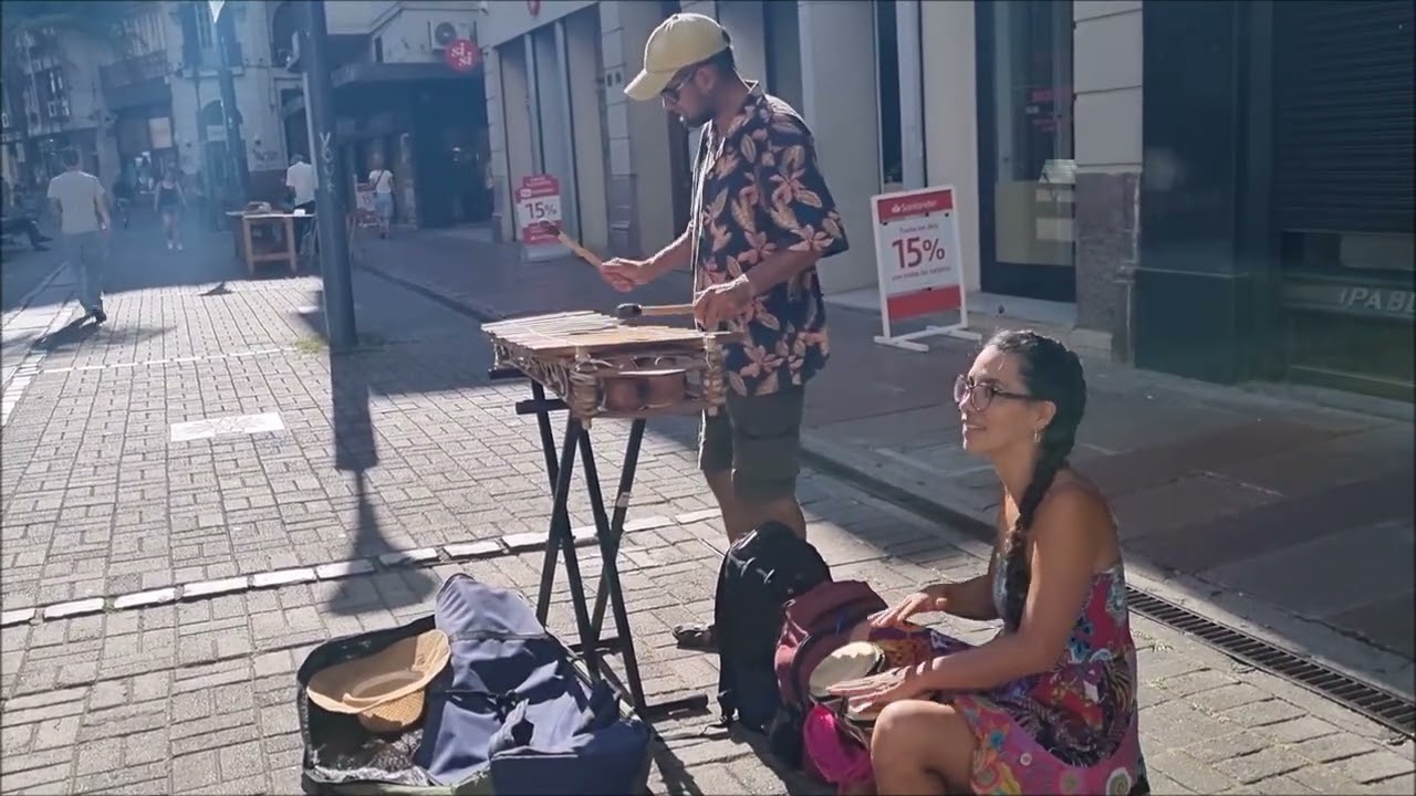 Balafón en la Calle — Ritmo, Encuentro y Música en Montevideo (거리의 발라폰 — 몬테비데오에서의 리듬과 만남)