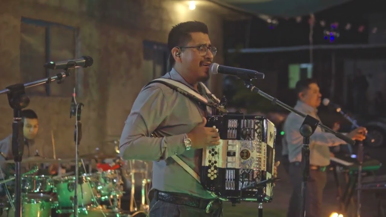 El medio mundano - Grupo Lealtad - corrido cristiano