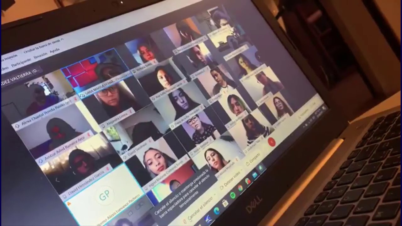 Soy Docente: Maestra regaña a los alumnos por no prender la cámara
