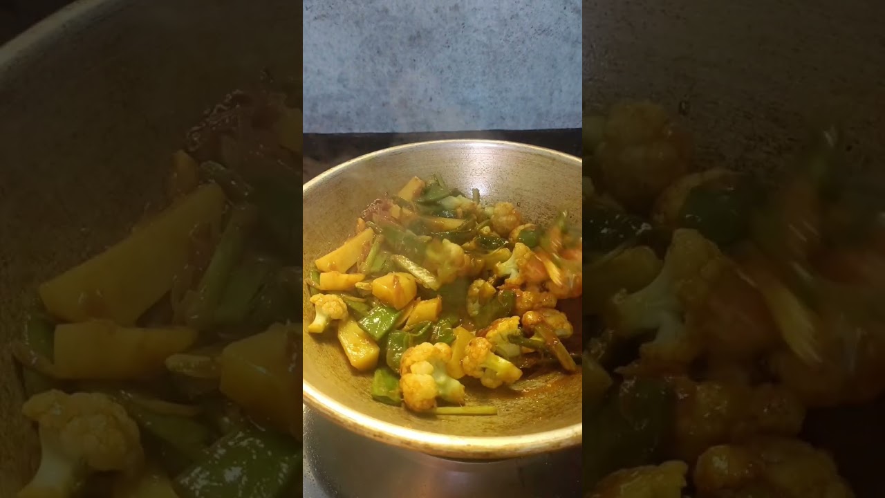 মসজিদের সামনের দান বাক্সে দুটো বিশ টাকার নোট ফেলতে যাব এমন সময় পেছন থেকে একটা বুড়ো লোকের আওয়াজ 