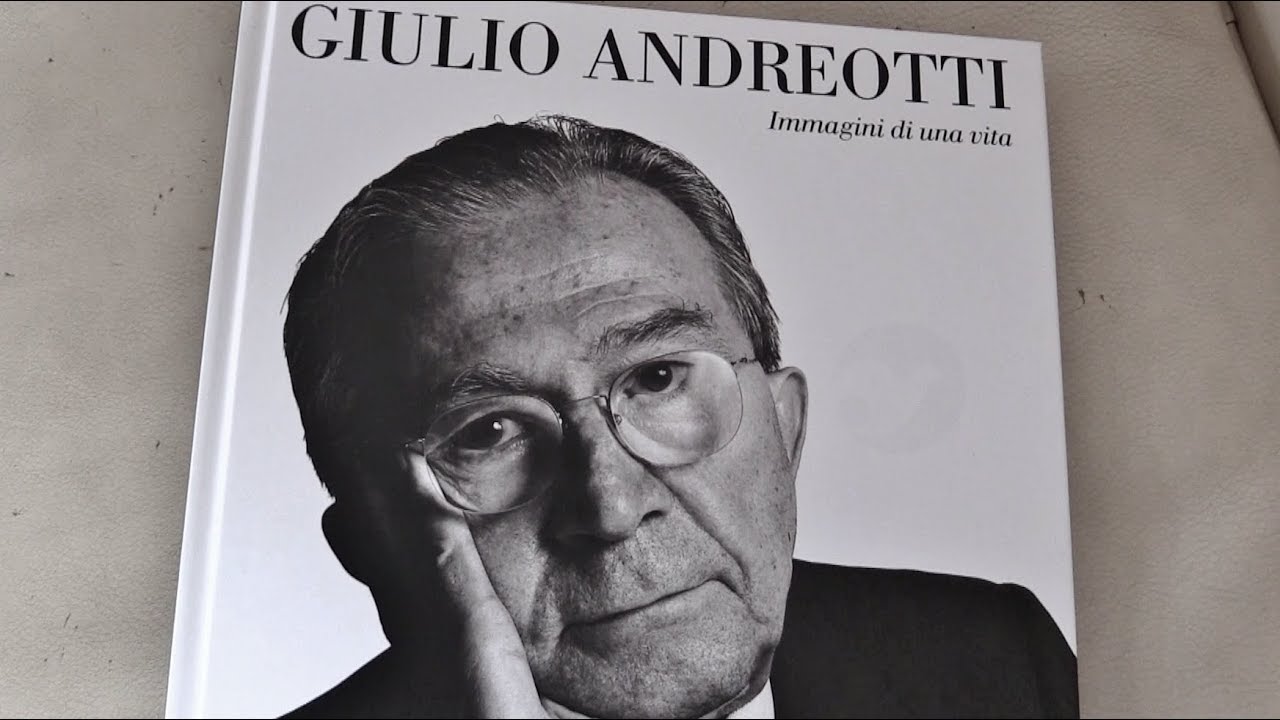 Giulio Andreotti, immagini di una vita