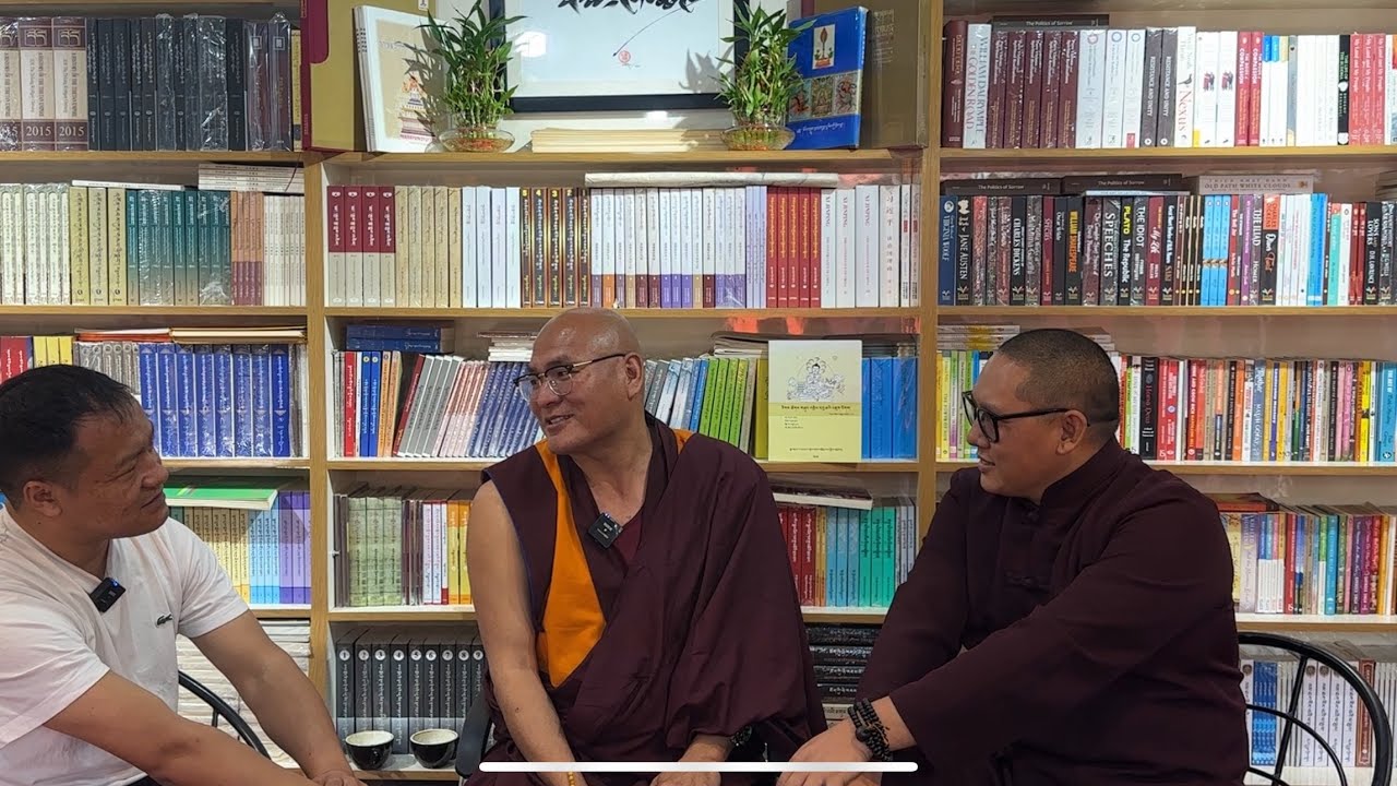 ཅི་འཕྲོས་མོལ་འཕྲོས། chit chat with childhood friends 