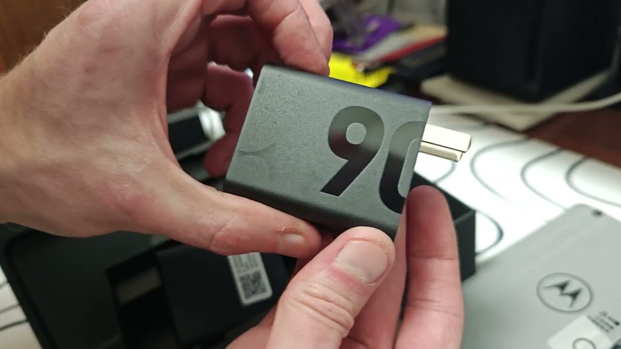 Распаковка  MOTO X70 Air Pro (Motorola Signature)