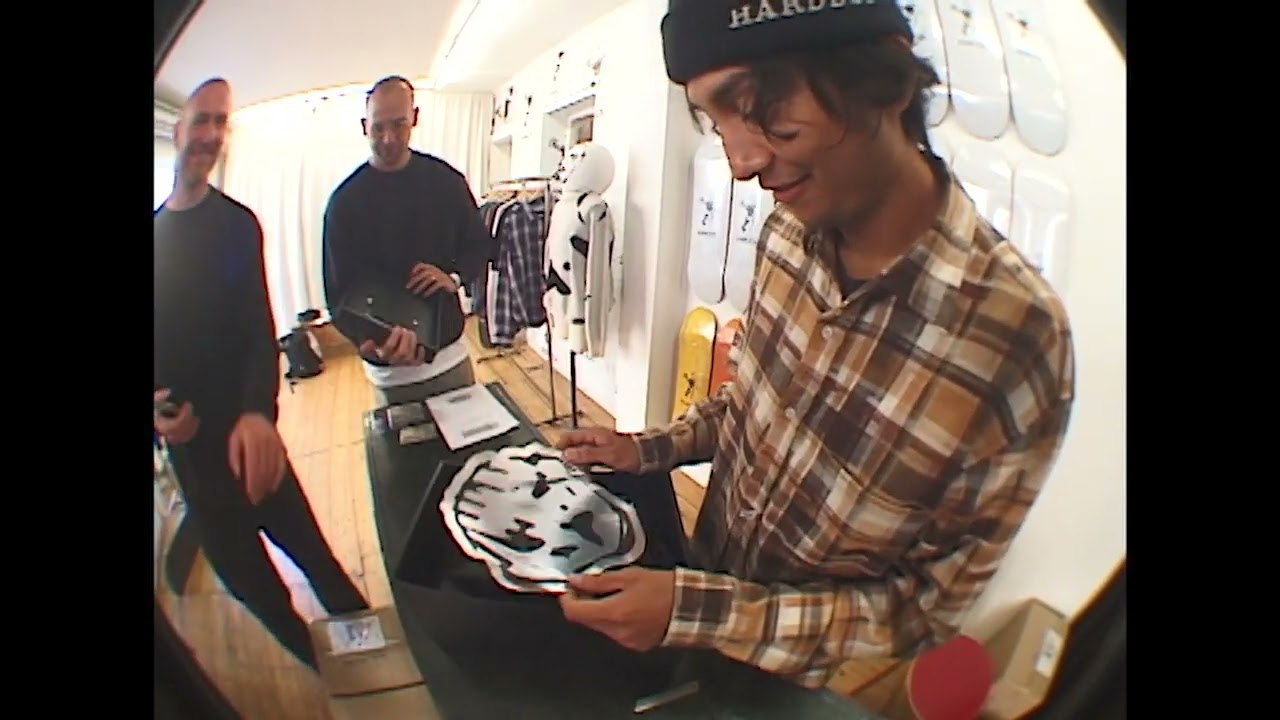 UNBOXING WITH VIC