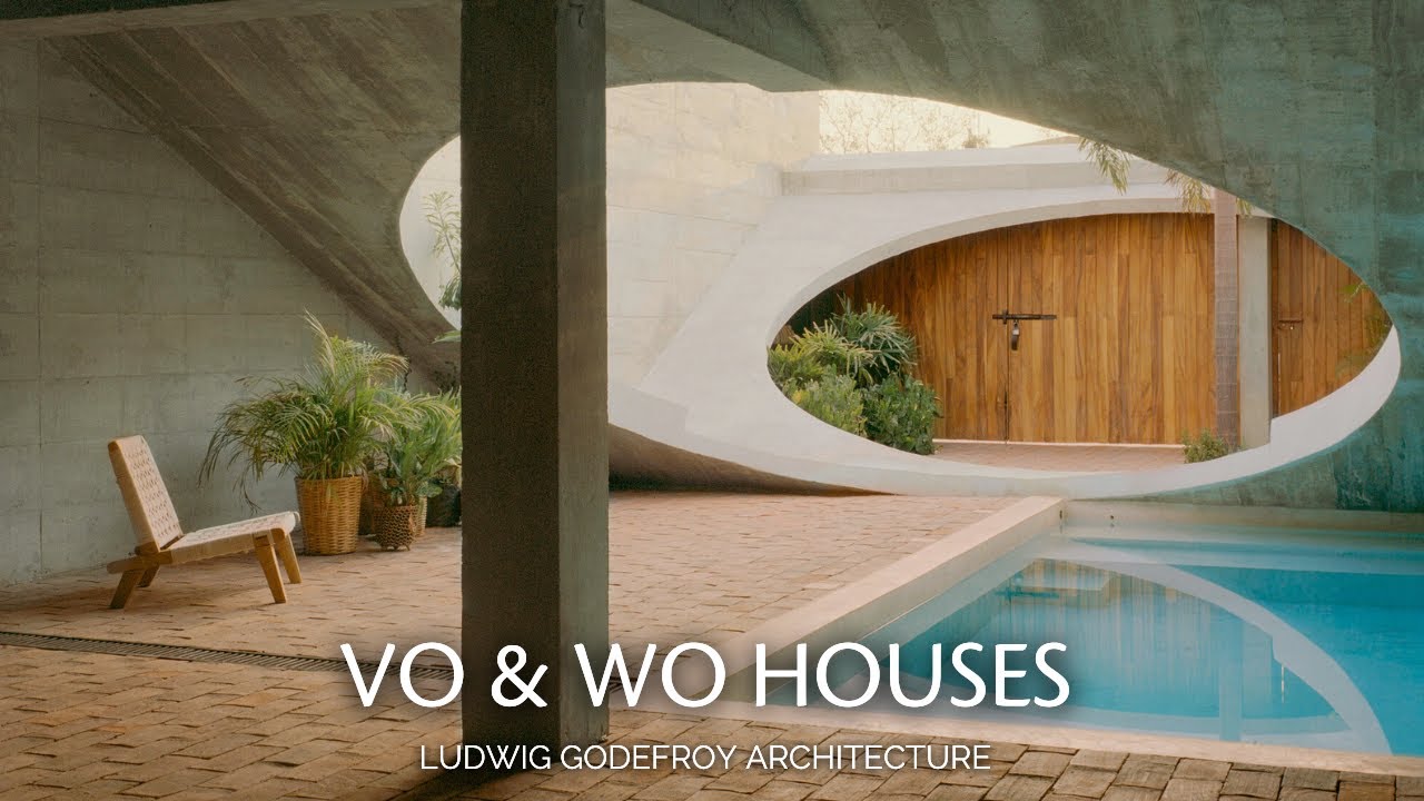 Neither Outside Nor Inside, Concept Adopted by Patio House Using Massive Skylights