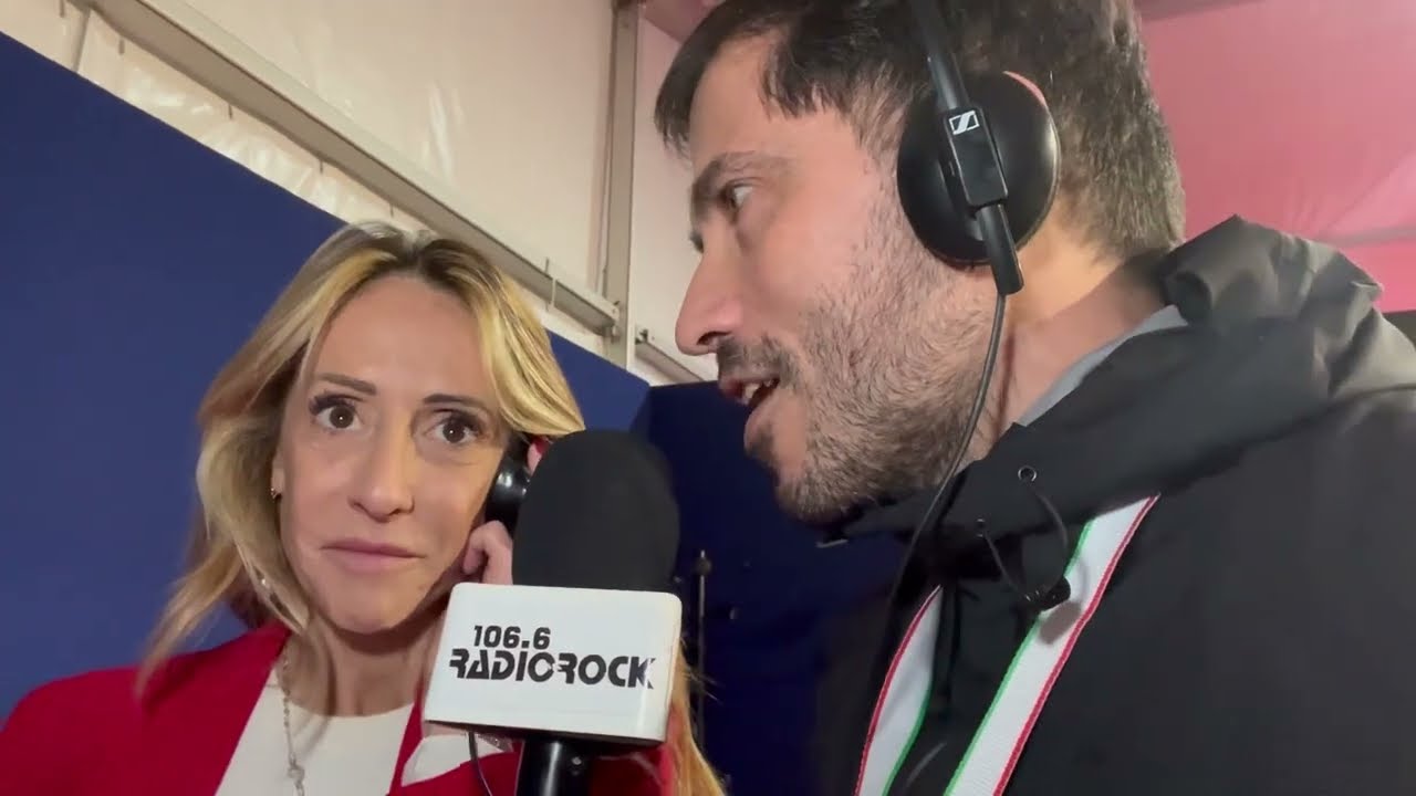Arianna Meloni canta la sigla dell’Ape Maga’ e la dedica alla sorella