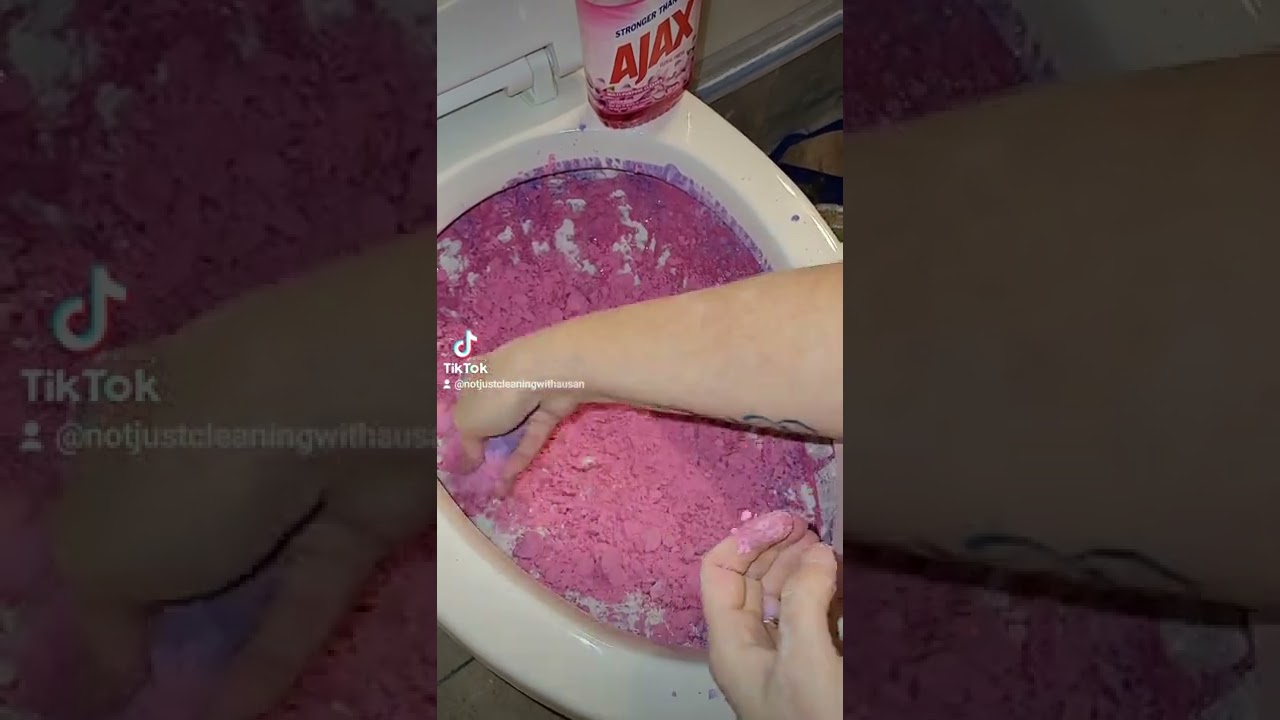 2/6 colorful toilet overload