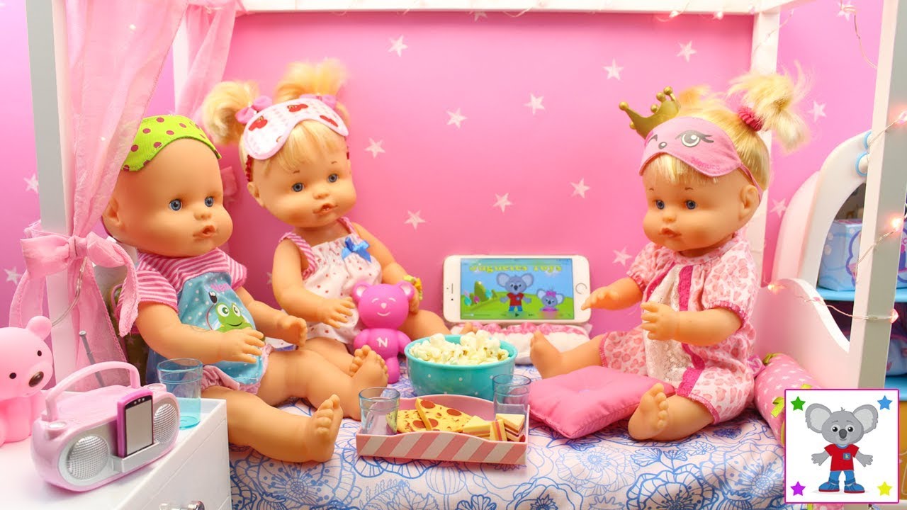 Bebés NENUCO HERMANITAS TRAVIESAS preparan la Mochila de FROZEN para ir de Pijamada a casa de Cuca