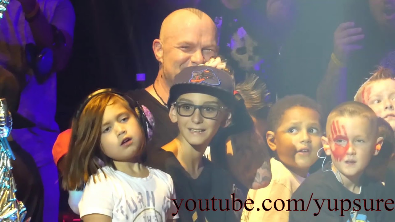 Five Finger Death Punch - Remember Everything - Live HD (BB&T Pavilion)