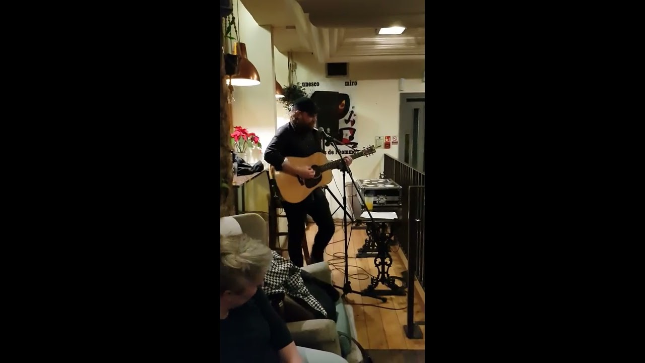 Scott Hutchison (Frightened Rabbit) - Free Fallin' (Tom Petty Cover)